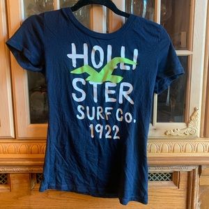Hollister T shirt